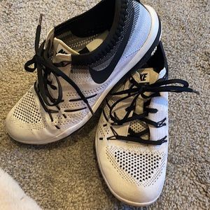 ⭐️ Nike Focus Flyknit